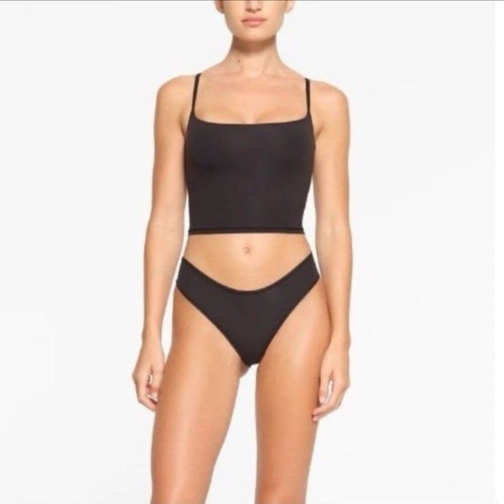 SKIMS Black Crop Top with Sleek Design